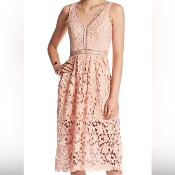 Just Me‎ Elegant Eyelet Lace Sleeveless Dress in Blush NWT- M - Picture 1 of 8